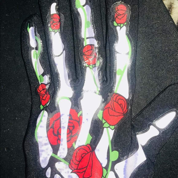 Day of the dead skeleton and roses glove - Picture 1 of 2